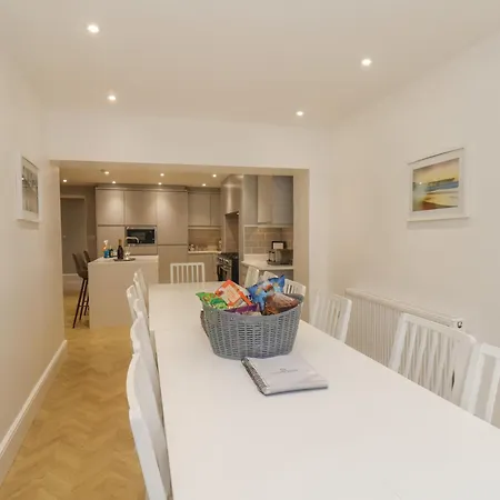 Station House * Scarborough